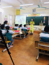 Cô giáo Nguyễn Thu Phương và HS trong tiết dạy dự thi.