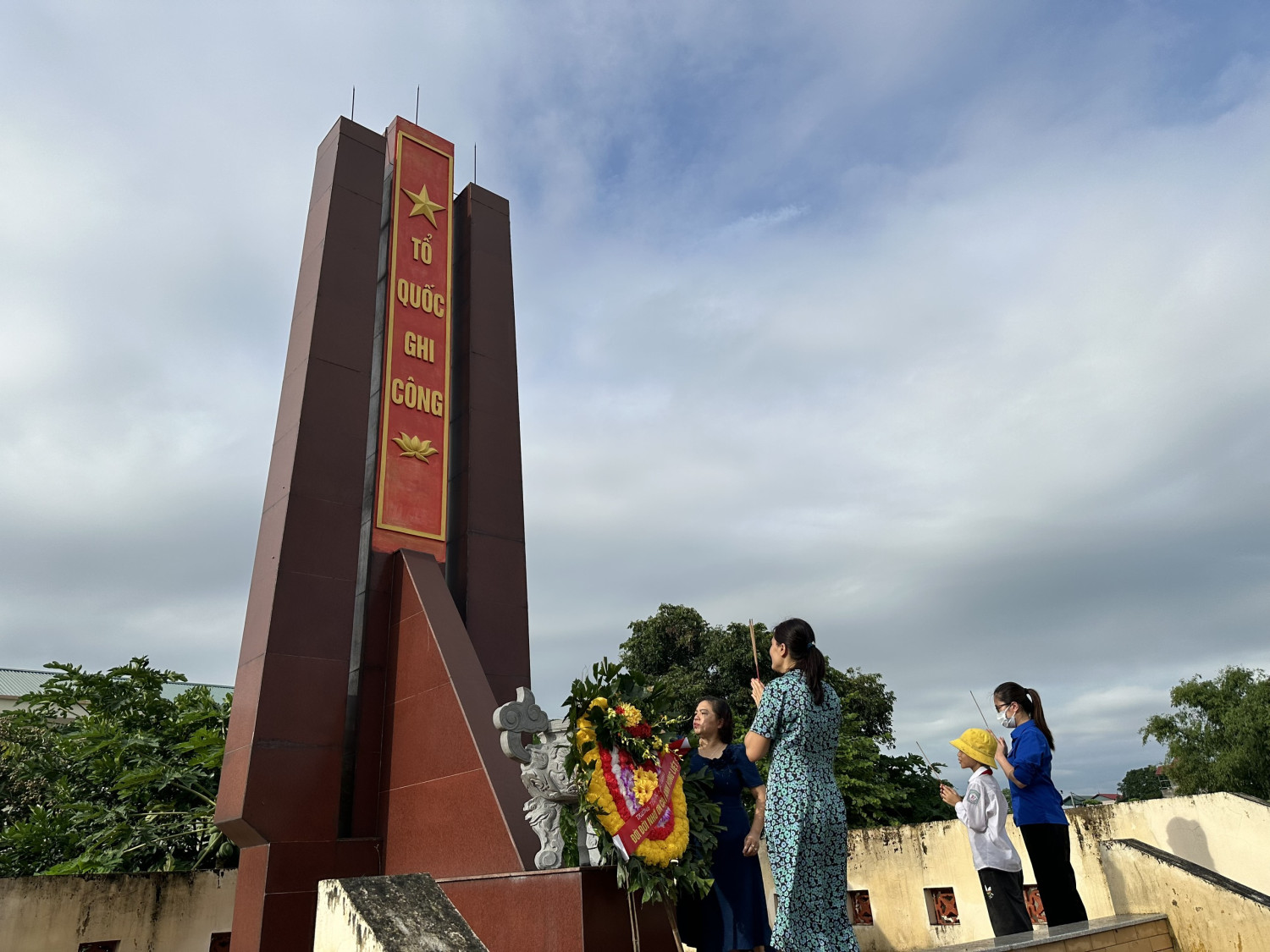 Trường Tiểu học Hồng Dương kỷ niệm 77 năm ngày thương binh liệt sĩ 27/7/1947-27/7/2024